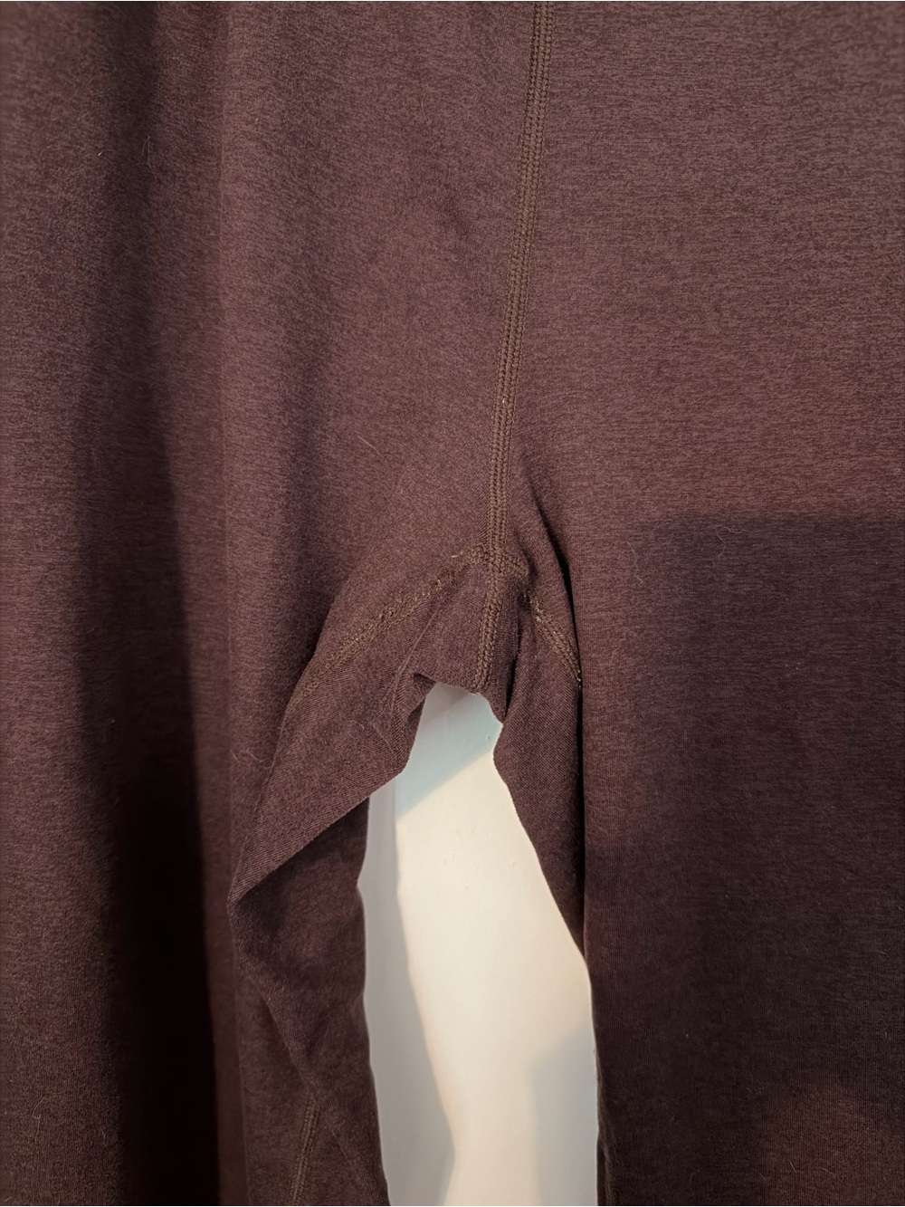 Women’s Vuori Performance Jogger in Mahogany Heather Size M Long 28” - Picture 5 of 5